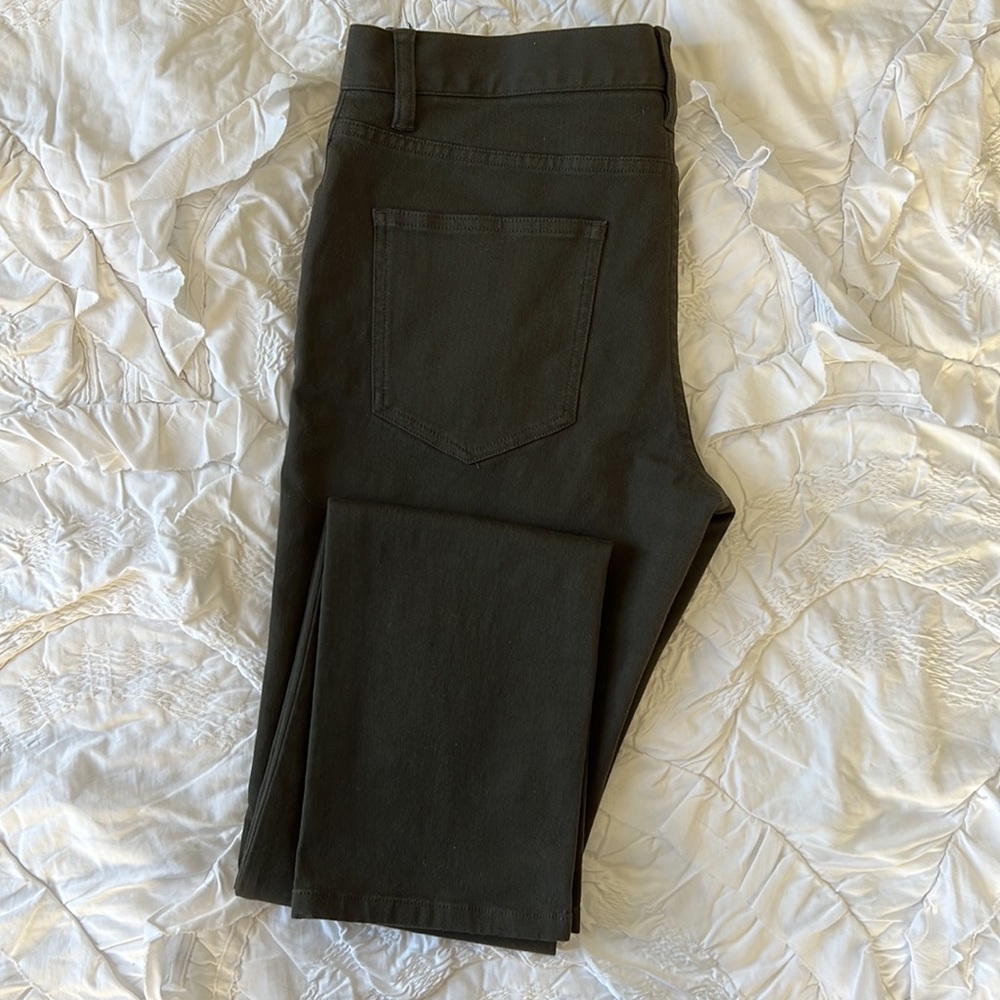 Vince Men’s Dylan Lightweight Pants Army Green: Size 31 - Picture 2 of 4